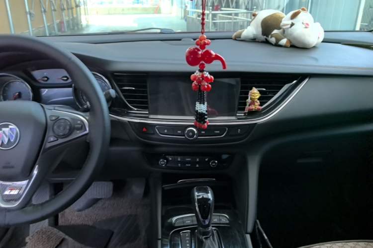 Used Buick Regal 2019 20T Luxury Model China VI Standard Audio And AC Panel