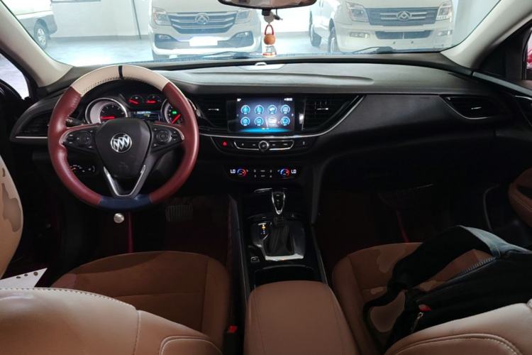 Used Buick Regal 2019 20T Elite Version China VI Standard Center Console