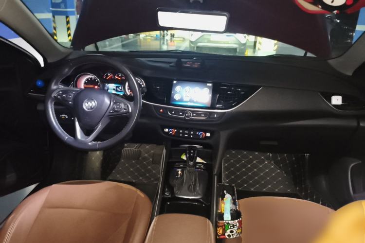 Used Buick Regal 2019 Revised 20T Luxury Version China VI Standard Center Console
