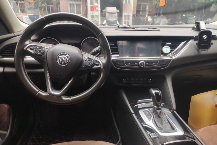 Used Buick Regal 2019 20T Luxury Model China V Standard Center Console