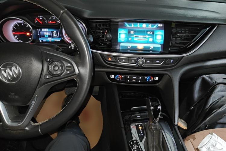 Used Buick Regal 2019 20T Elite Version China V Standard Center Console