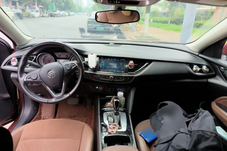 Used Buick Regal 2019 20T Elite Version China VI Standard Center Console