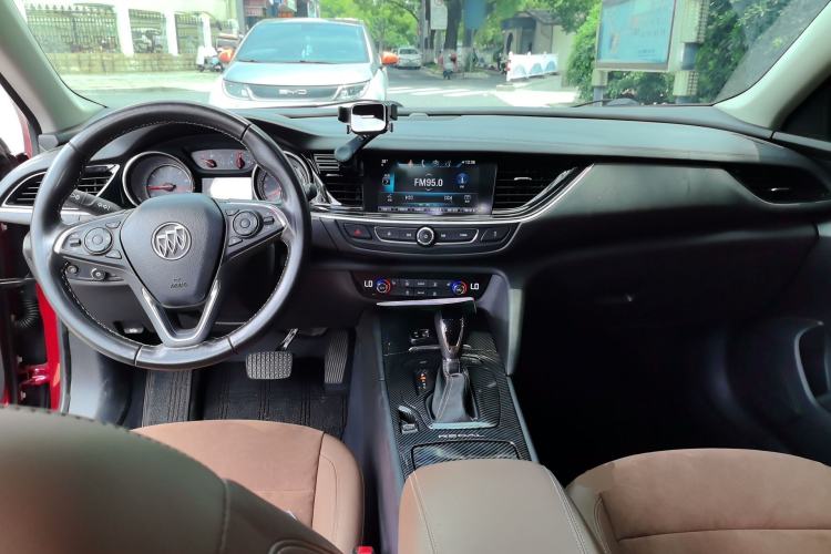 Used Buick Regal 2019 20T Elite Version China V Standard Center Console