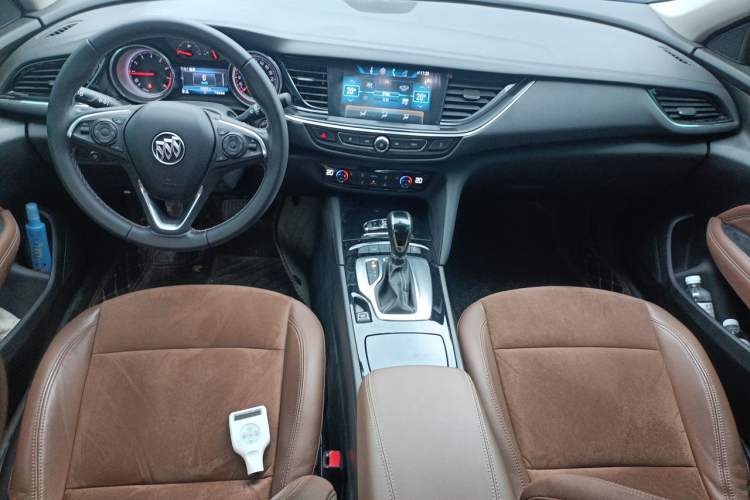 Used Buick Regal 2019 20T Elite Version China VI Standard Center Console