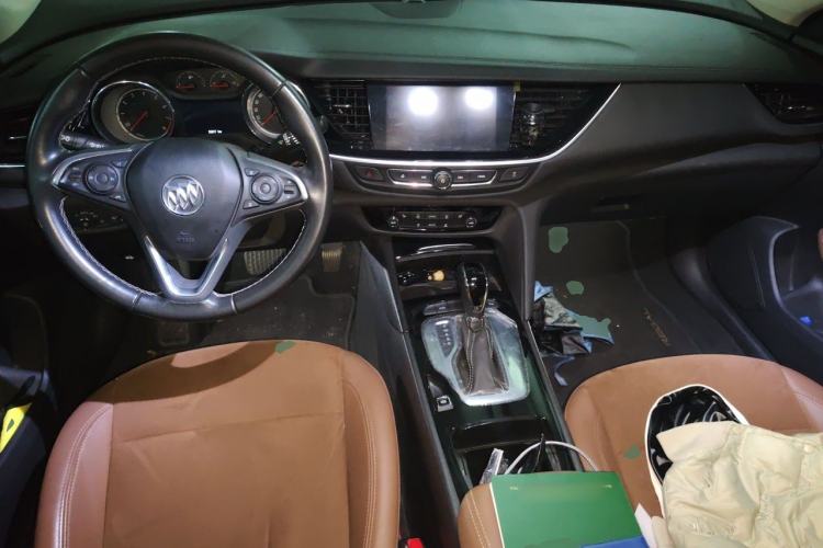 Used Buick Regal 2019 20T Elite Version China VI Standard Center Console