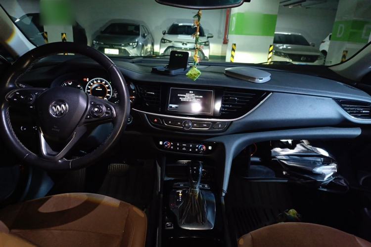 Used Buick Regal 2019 28T Luxury Edition China VI Center Console