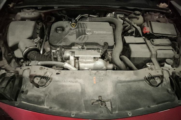 Used Buick Regal 2019 20T Luxury Model China VI Standard Engine Bay