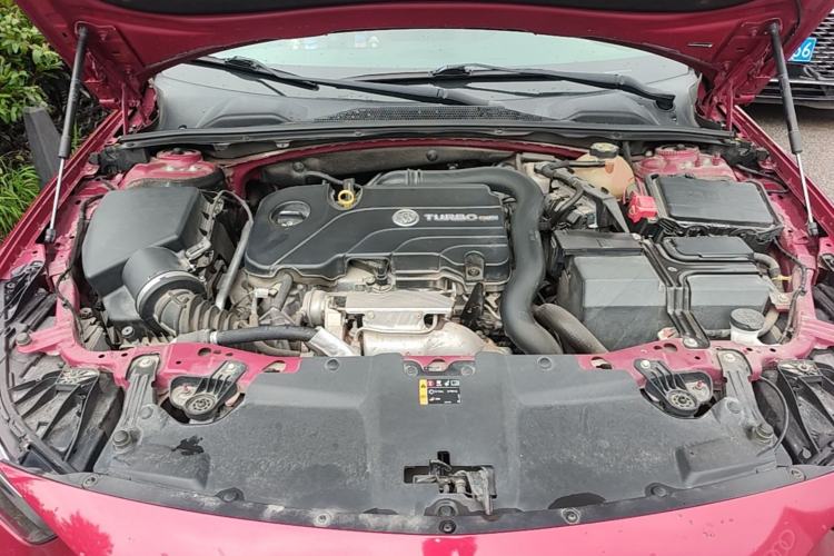 Used Buick Regal 2019 20T Luxury Model China VI Standard Engine Bay
