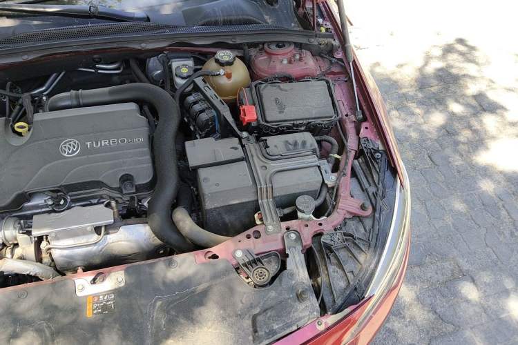Used Buick Regal 2019 20T Luxury Model China V Standard Engine Bay Left