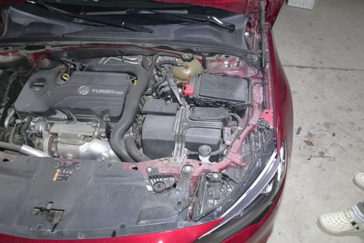 Used Buick Regal 2019 Revised 20T Luxury Version China VI Standard Engine Bay Left