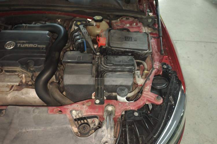 Used Buick Regal 2019 20T Elite Version China V Standard Engine Bay Left
