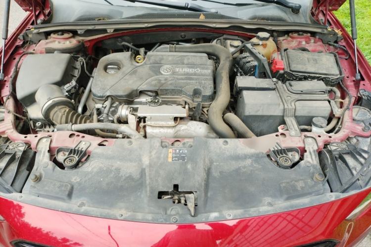Used Buick Regal 2019 20T Elite Version China V Standard Engine Bay