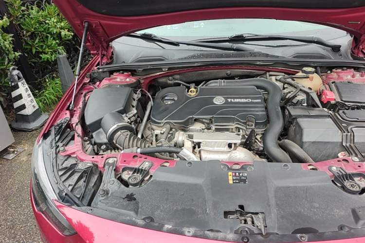 Used Buick Regal 2019 20T Luxury Model China VI Standard Engine Bay Right
