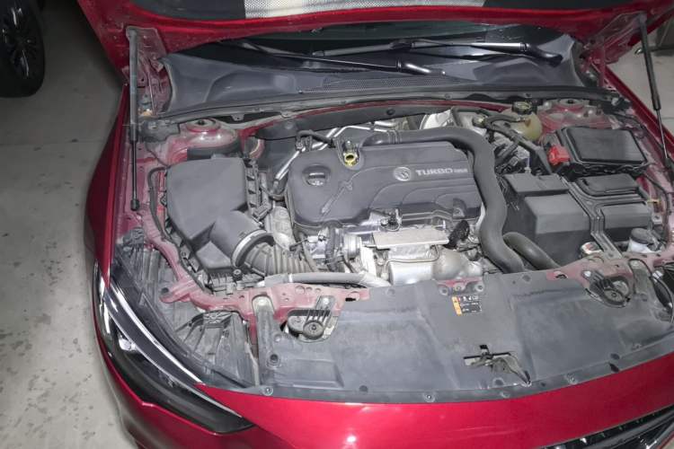 Used Buick Regal 2019 Revised 20T Luxury Version China VI Standard Engine Bay Right