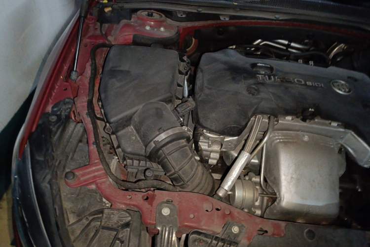 Used Buick Regal 2019 28T Luxury Edition China VI Engine Bay Right