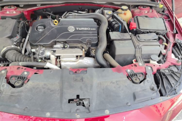 Used Buick Regal 2019 20T Elite Version China V Standard Engine Bay