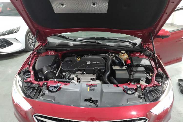 Used Buick Regal 2019 20T Elite Version China V Standard Engine Bay