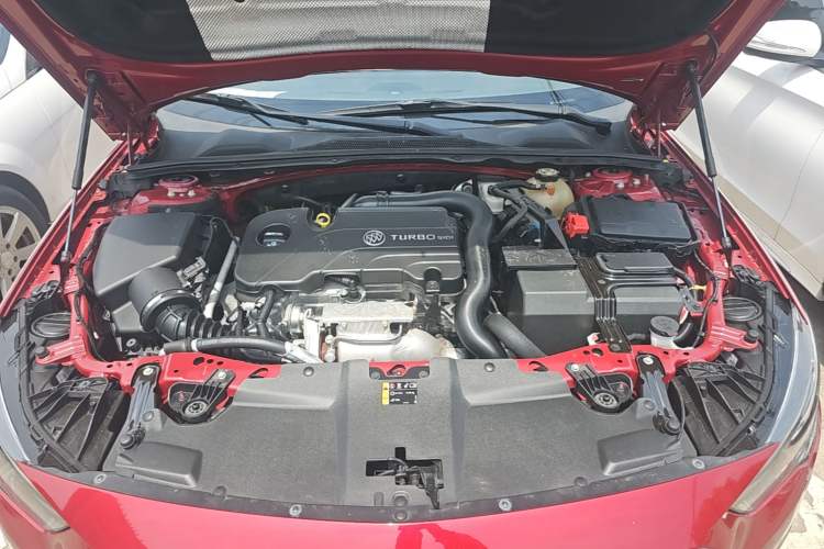 Used Buick Regal 2019 20T Elite Version China VI Standard Engine Bay