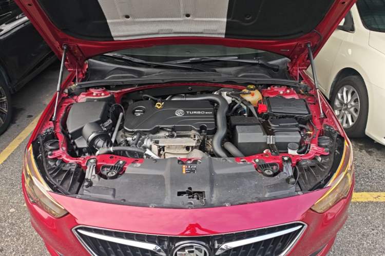 Used Buick Regal 2019 20T Elite Version China VI Standard Engine Bay