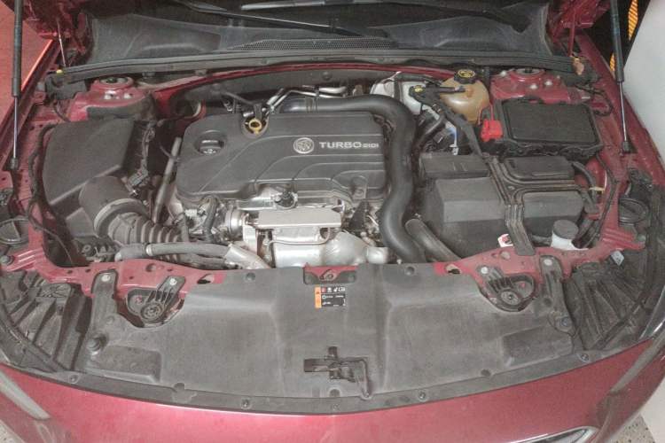 Used Buick Regal 2019 20T Elite Version China VI Standard Engine Bay