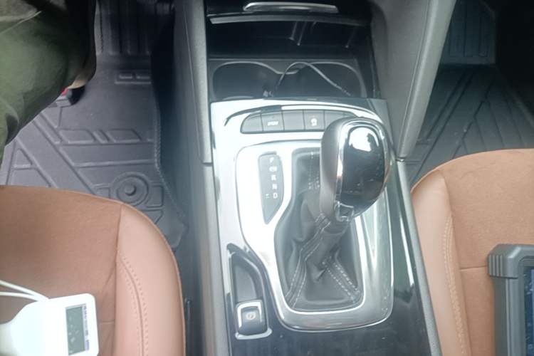 Used Buick Regal 2019 20T Elite Version China V Standard Gear Lever