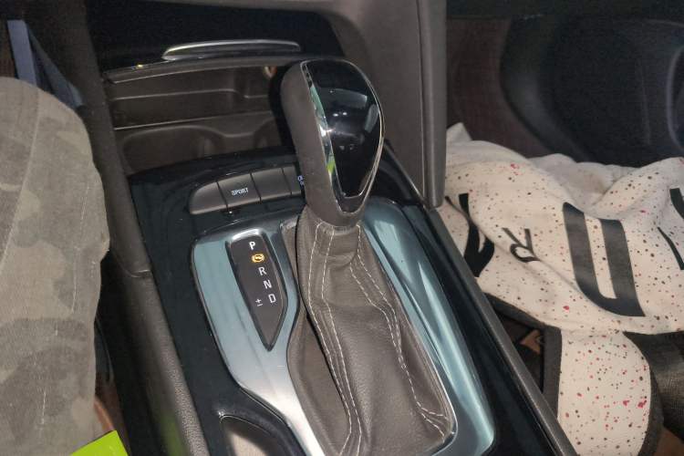 Used Buick Regal 2019 20T Elite Version China V Standard Gear Lever