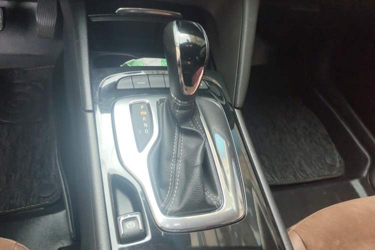 Used Buick Regal 2019 20T Elite Version China V Standard Gear Lever