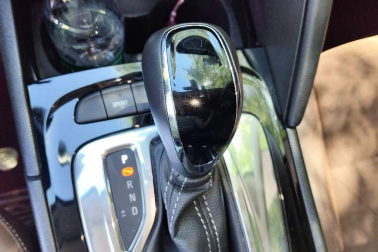 Used Buick Regal 2019 20T Luxury Model China V Standard Gear Lever