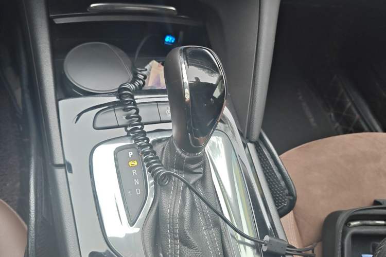 Used Buick Regal 2019 20T Elite Version China VI Standard Gear Lever