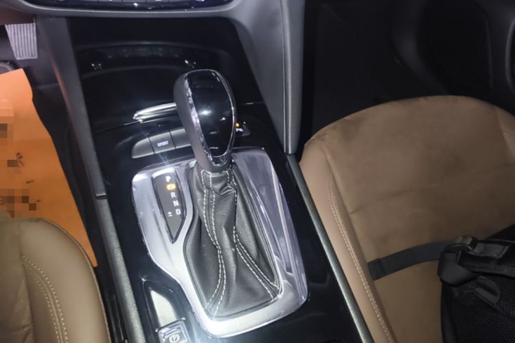 Used Buick Regal 2019 20T Elite Version China VI Standard Gear Lever