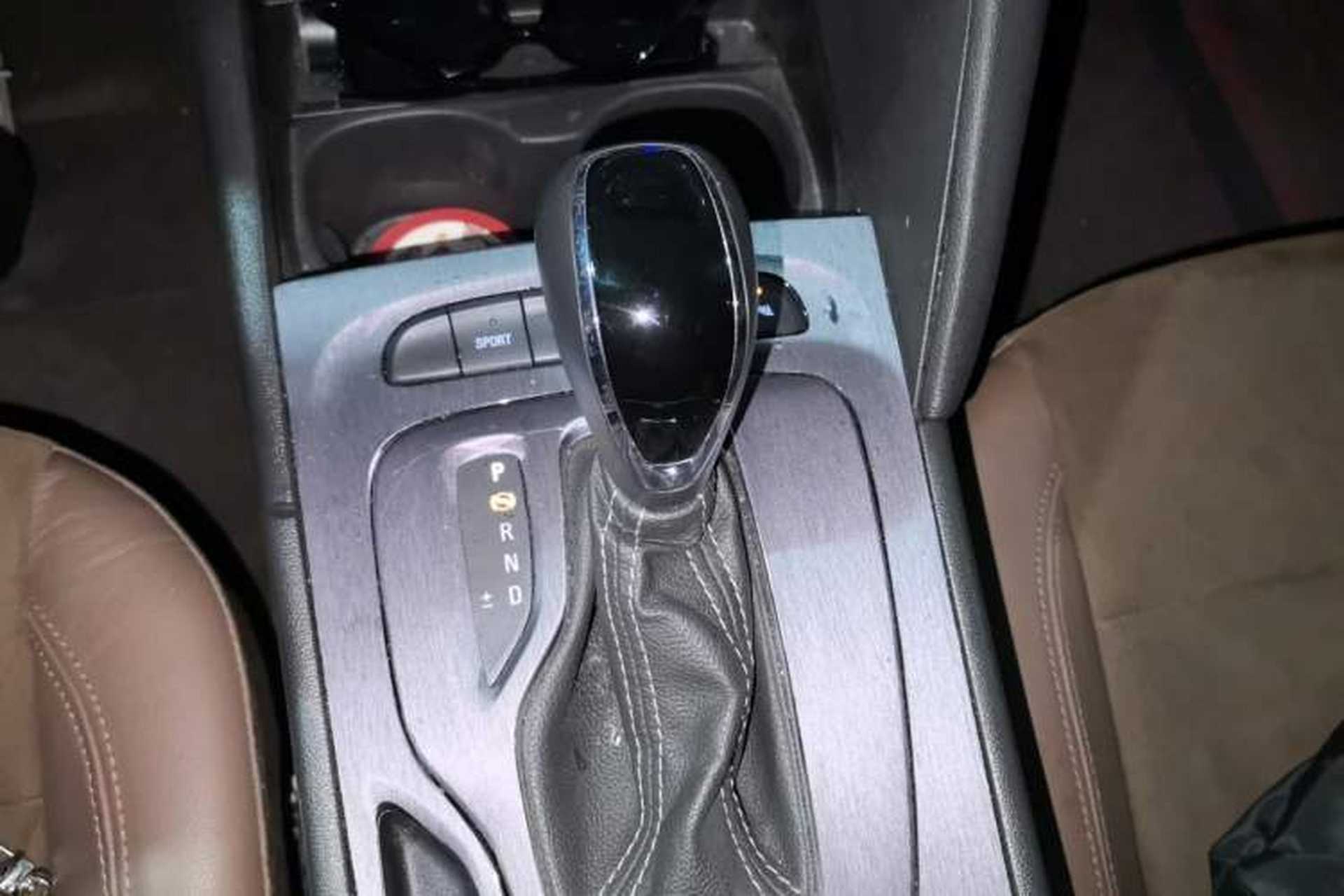 Used Buick Regal 2019 Revised 20T Luxury Version China VI Standard Gear Lever