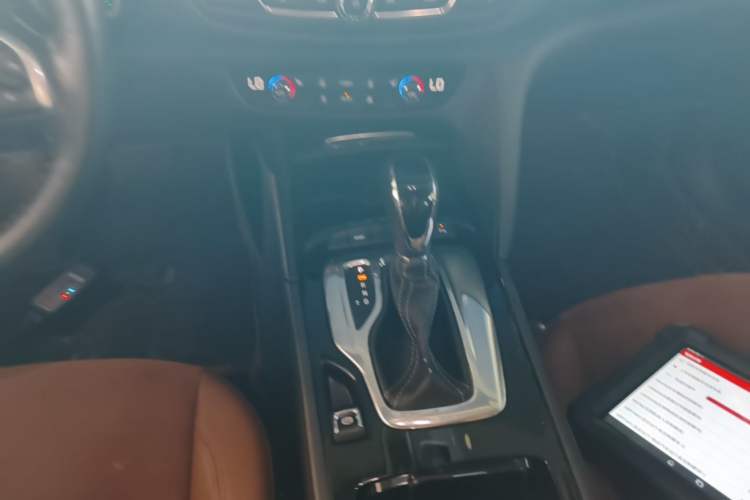 Used Buick Regal 2019 20T Elite Version China V Standard Gear Lever