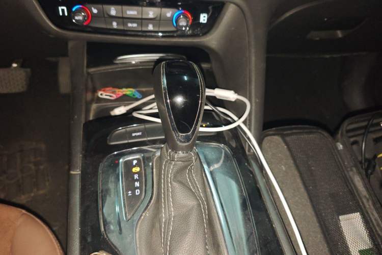 Used Buick Regal 2019 20T Elite Version China V Standard Gear Lever