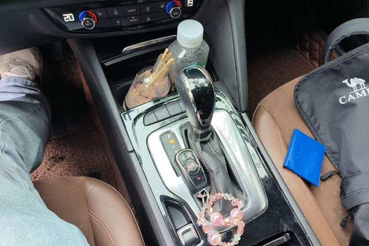 Used Buick Regal 2019 20T Elite Version China VI Standard Gear Lever