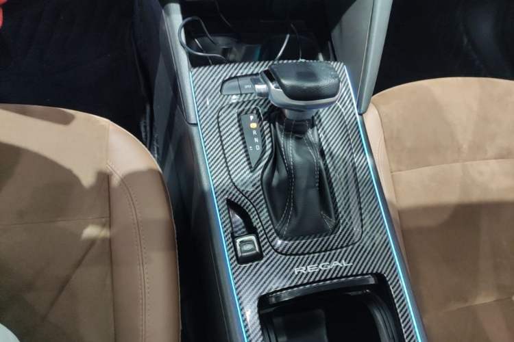 Used Buick Regal 2019 20T Luxury Model China VI Standard Gear Lever