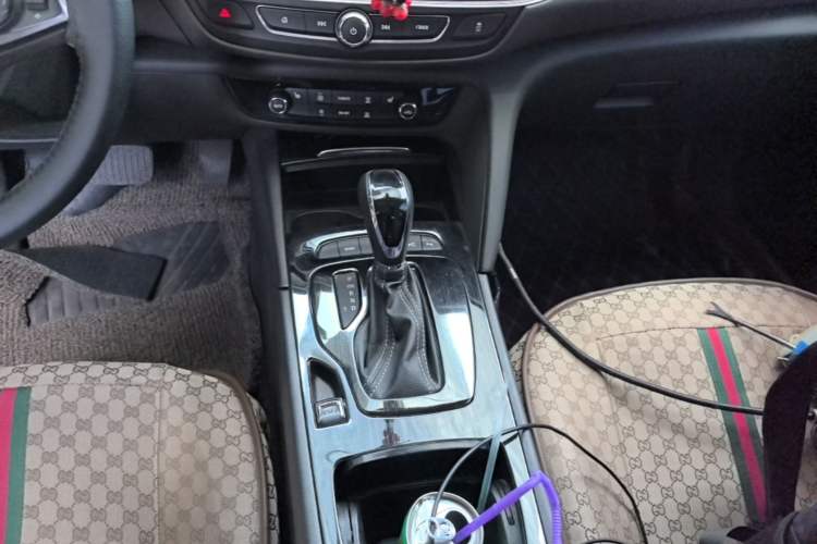 Used Buick Regal 2019 20T Luxury Model China VI Standard Gear Lever