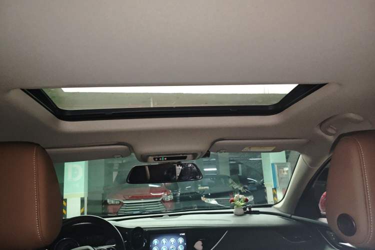 Used Buick Regal 2019 20T Luxury Model China VI Standard Headliner
