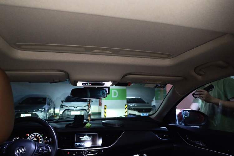 Used Buick Regal 2019 28T Luxury Edition China VI Headliner