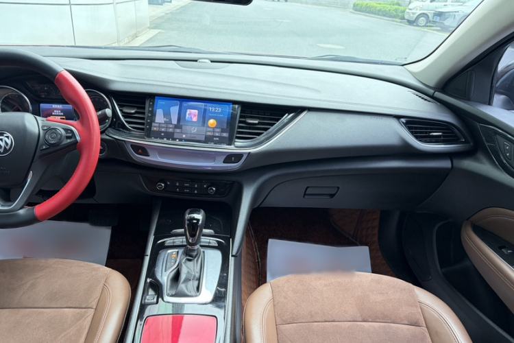 Used Buick Regal 2019 20T Elite Version China VI Standard Interior 3