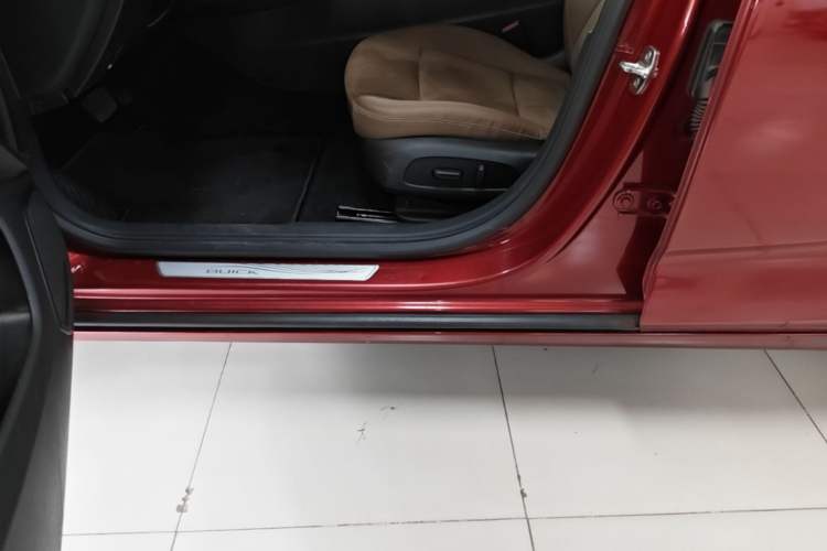 Used Buick Regal 2019 20T Elite Version China V Standard Left Side Sill