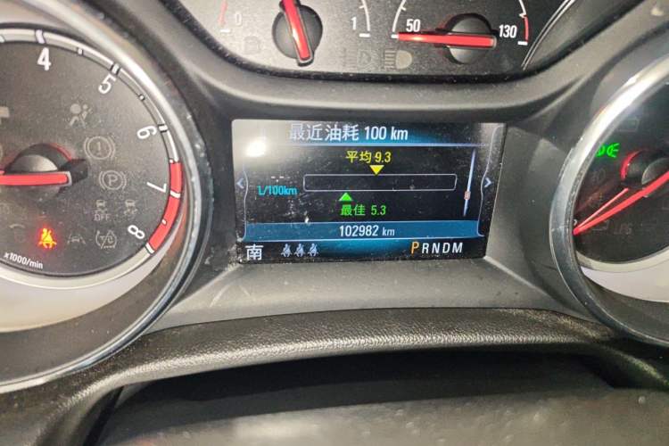 Used Buick Regal 2019 20T Luxury Model China VI Standard Odometer Close Up