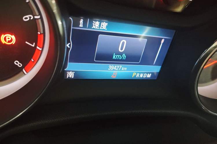 Used Buick Regal 2019 20T Luxury Model China VI Standard Odometer Close Up