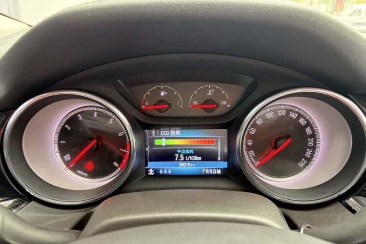Used Buick Regal 2019 20T Elite Version China VI Standard Odometer Close Up
