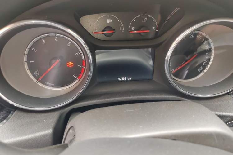 Used Buick Regal 2019 20T Luxury Model China V Standard Odometer Close Up