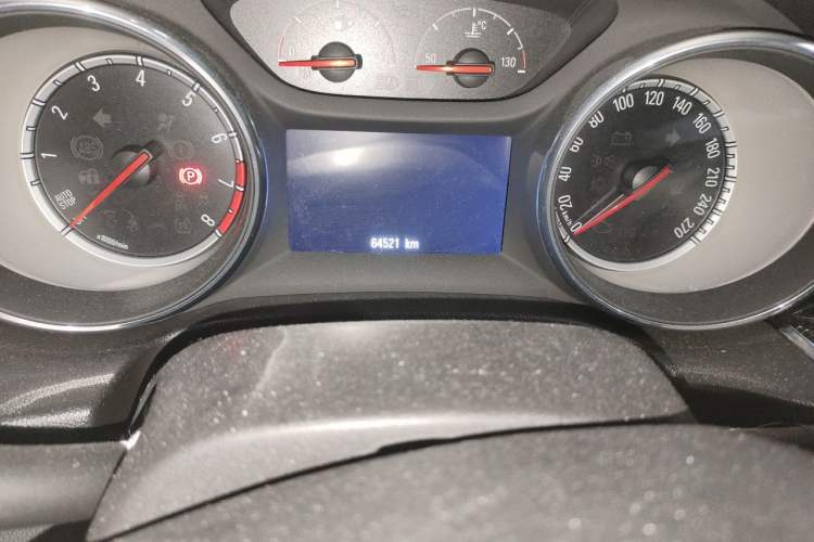Used Buick Regal 2019 20T Elite Version China VI Standard Odometer Close Up