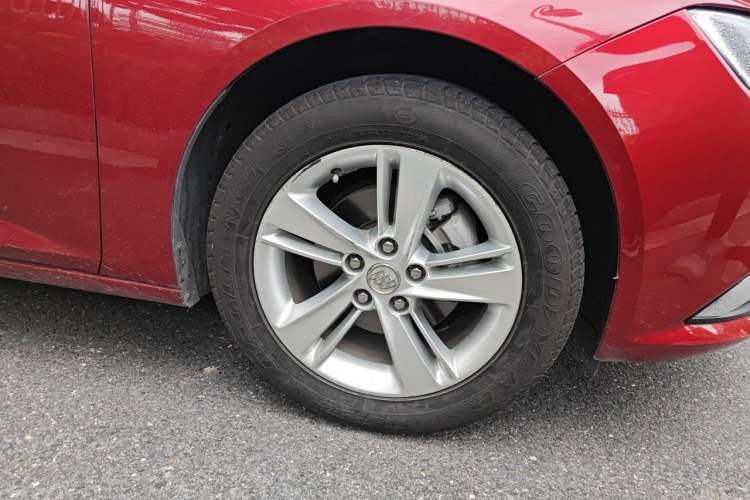 Used Buick Regal 2019 20T Elite Version China VI Standard Right Front Wheel Hub