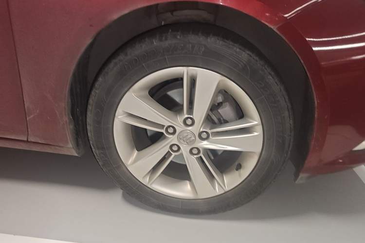 Used Buick Regal 2019 20T Elite Version China VI Standard Right Front Wheel Hub