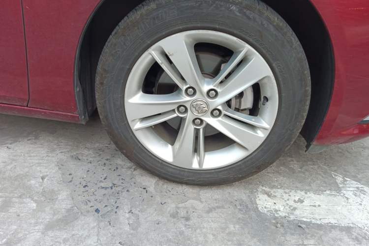 Used Buick Regal 2019 20T Elite Version China VI Standard Right Front Wheel Hub