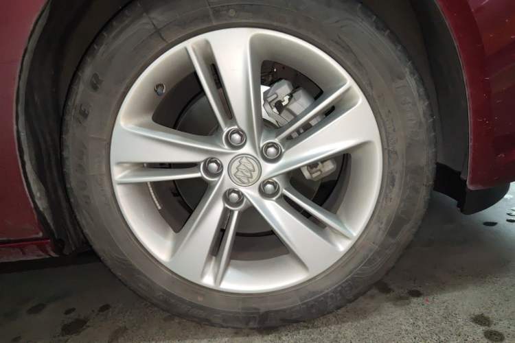 Used Buick Regal 2019 20T Elite Version China VI Standard Right Front Wheel Hub