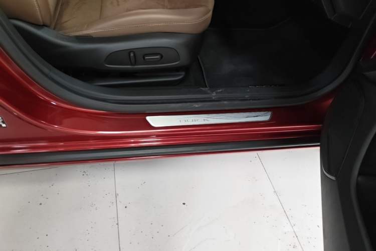 Used Buick Regal 2019 20T Elite Version China V Standard Right Side Sill